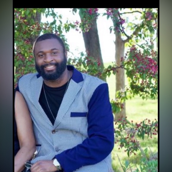 Meet your Posher, Joel - Picture 2 of 3